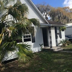 Meet your Posher, Cynthia